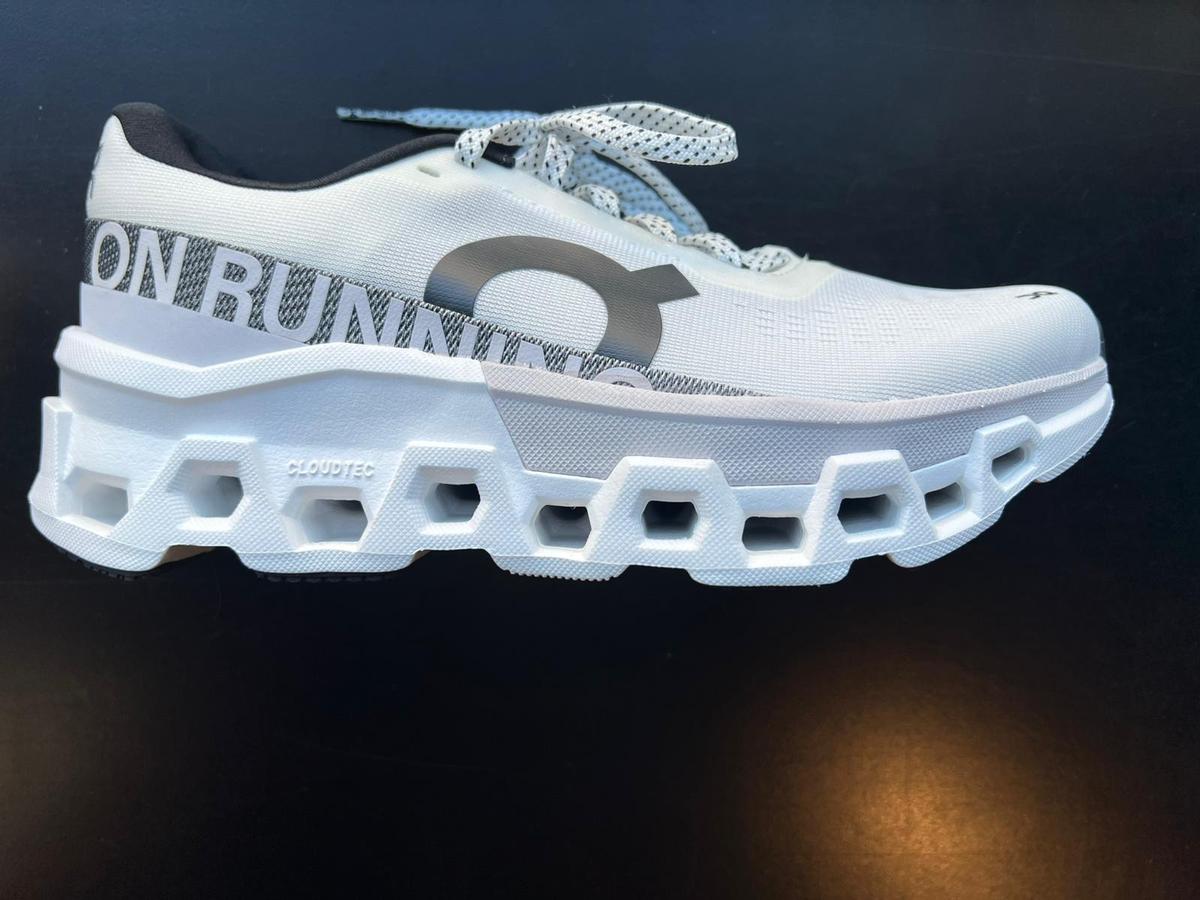 ON Running CloudMonster 2